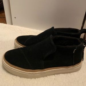 TOMS Paxton Suede Mid Top Slip On Sneaker